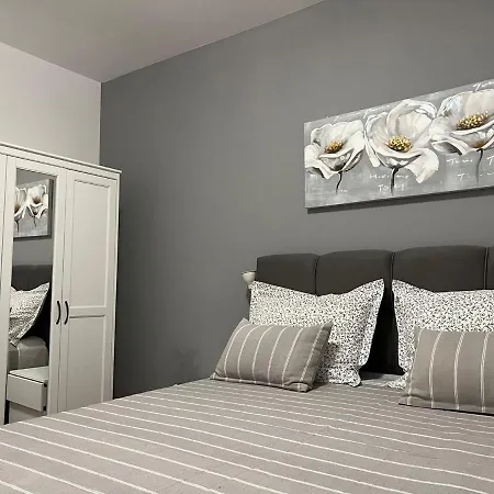 Dino Apartament *